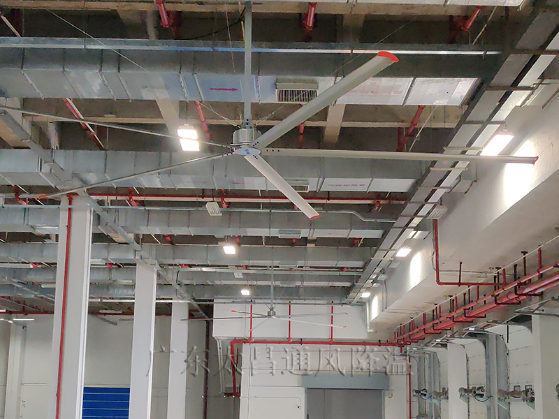 高大空間通風降溫一定要用工業大風扇,用了才知道效果這么好！